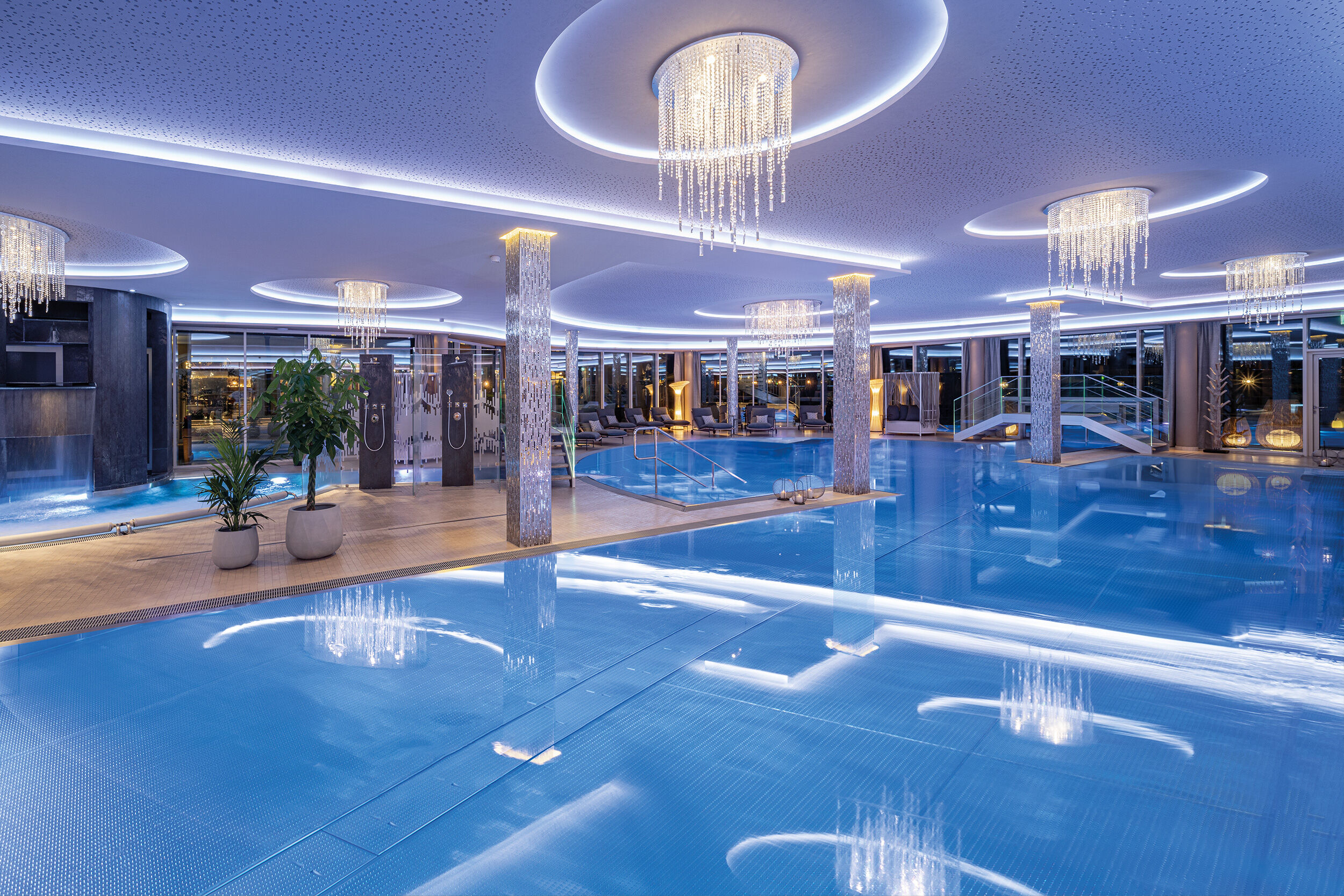 Indoor-Wasserwelt im Jagdhof eines der besten Hotels im Bayerischen Wald